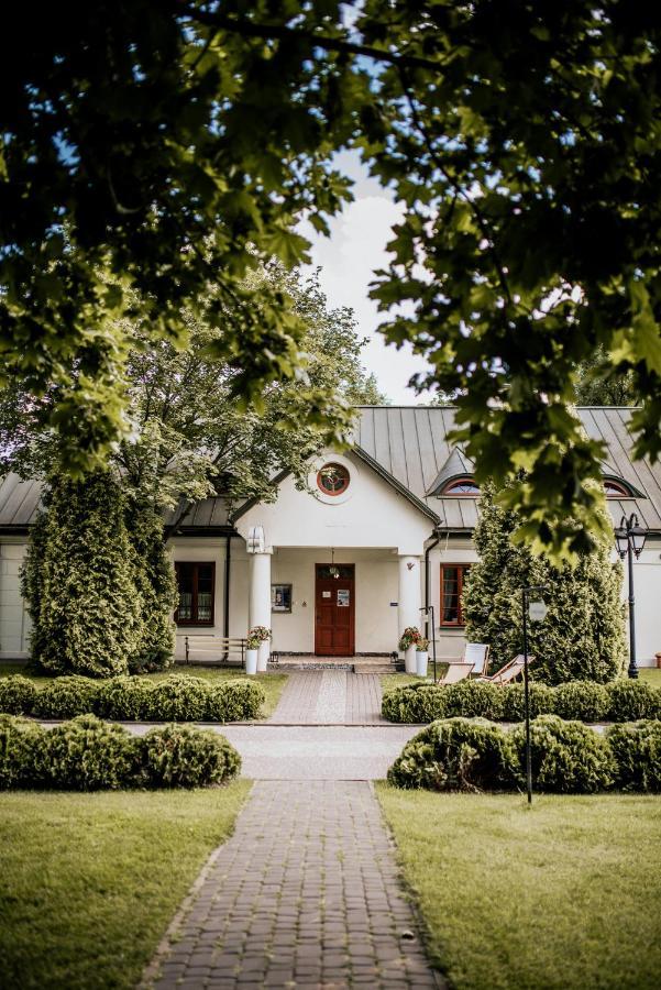 Dwor Moscibrody Hotel Седлице Екстериор снимка