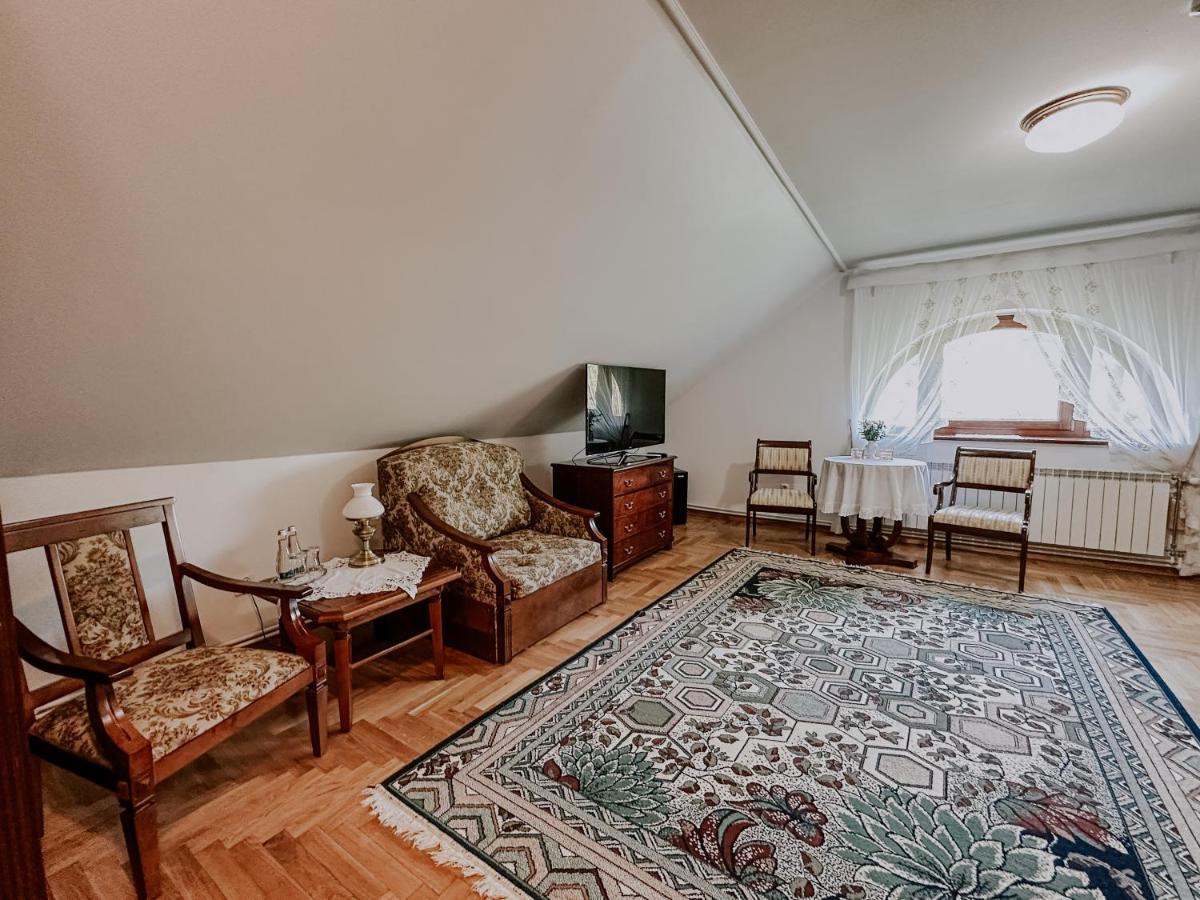 Dwor Moscibrody Hotel Седлице Екстериор снимка