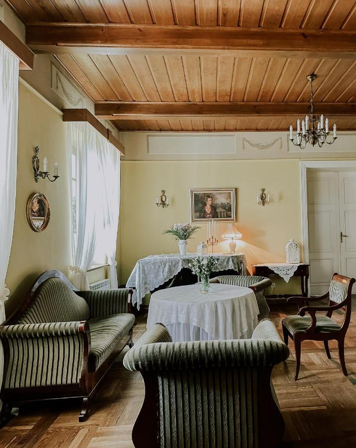 Dwor Moscibrody Hotel Седлице Екстериор снимка