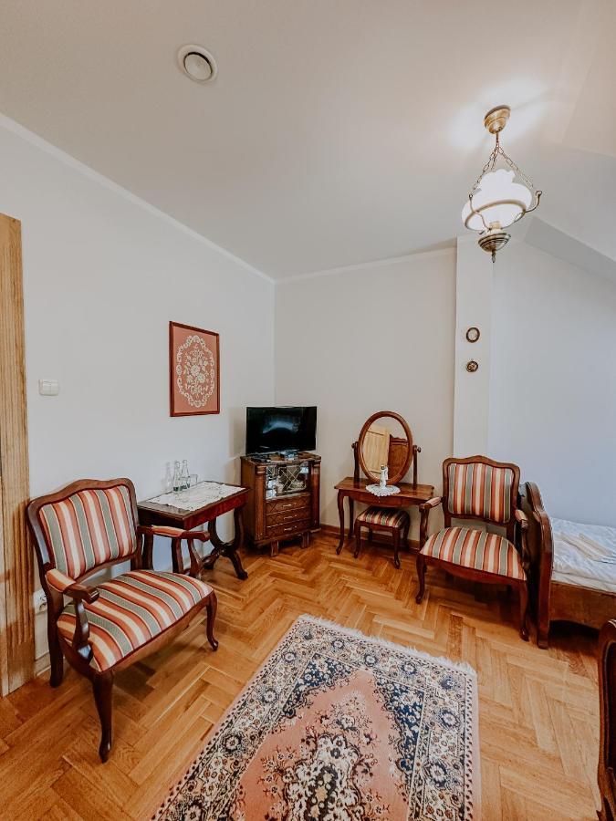 Dwor Moscibrody Hotel Седлице Екстериор снимка