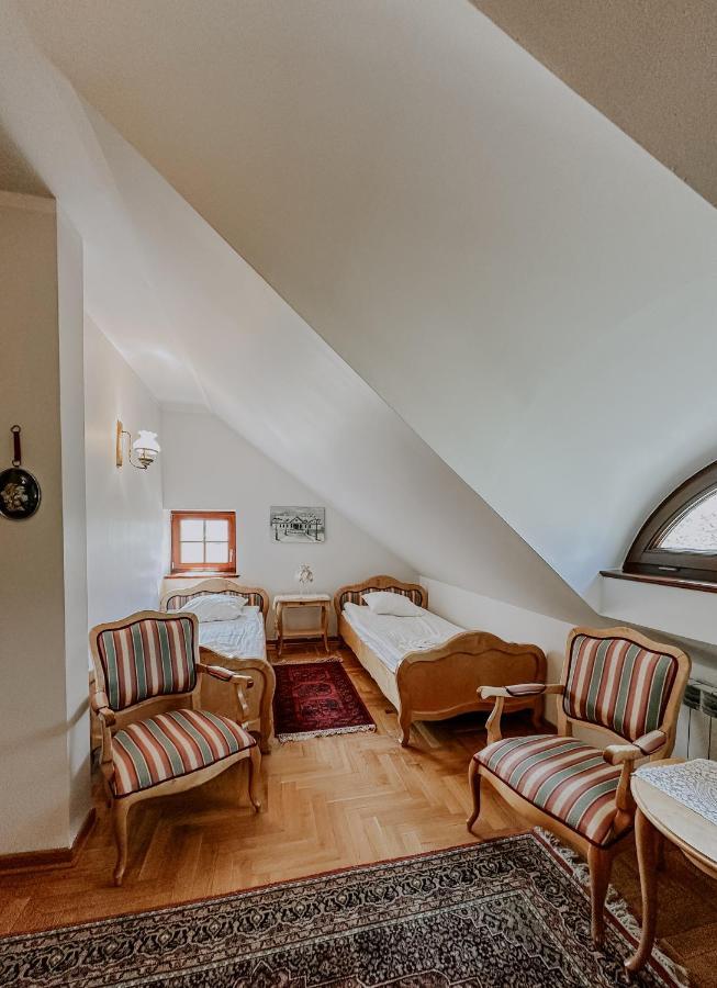 Dwor Moscibrody Hotel Седлице Екстериор снимка